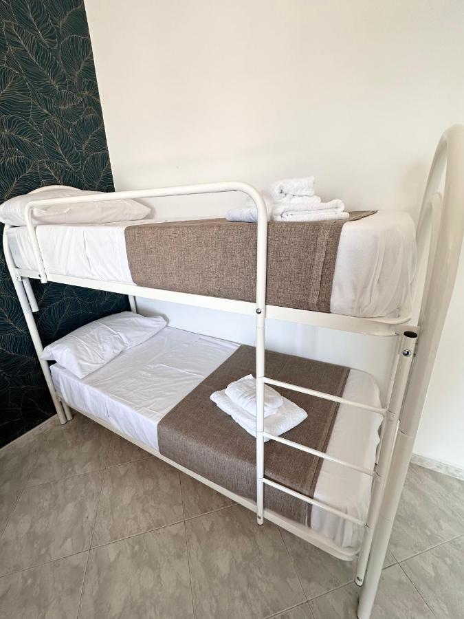 Airport Seaview Rooms Neapel Exteriör bild